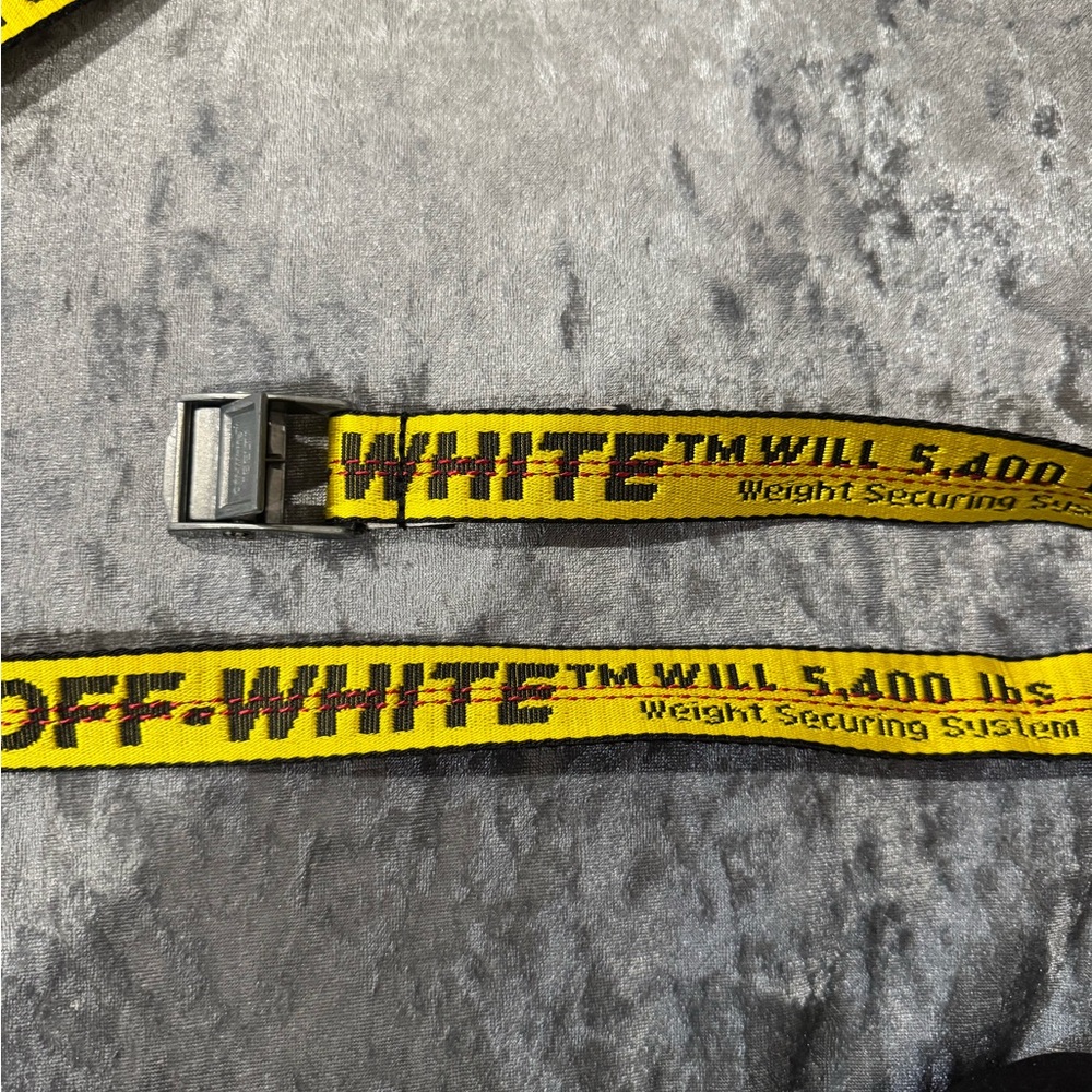Offwhite mini industrial belt. Excellent condition. 100% authentic.